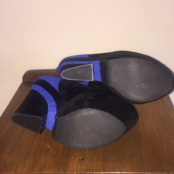 Platformed “Velvet” Ankle Boot, size 7.5 - Picture 6 of 7